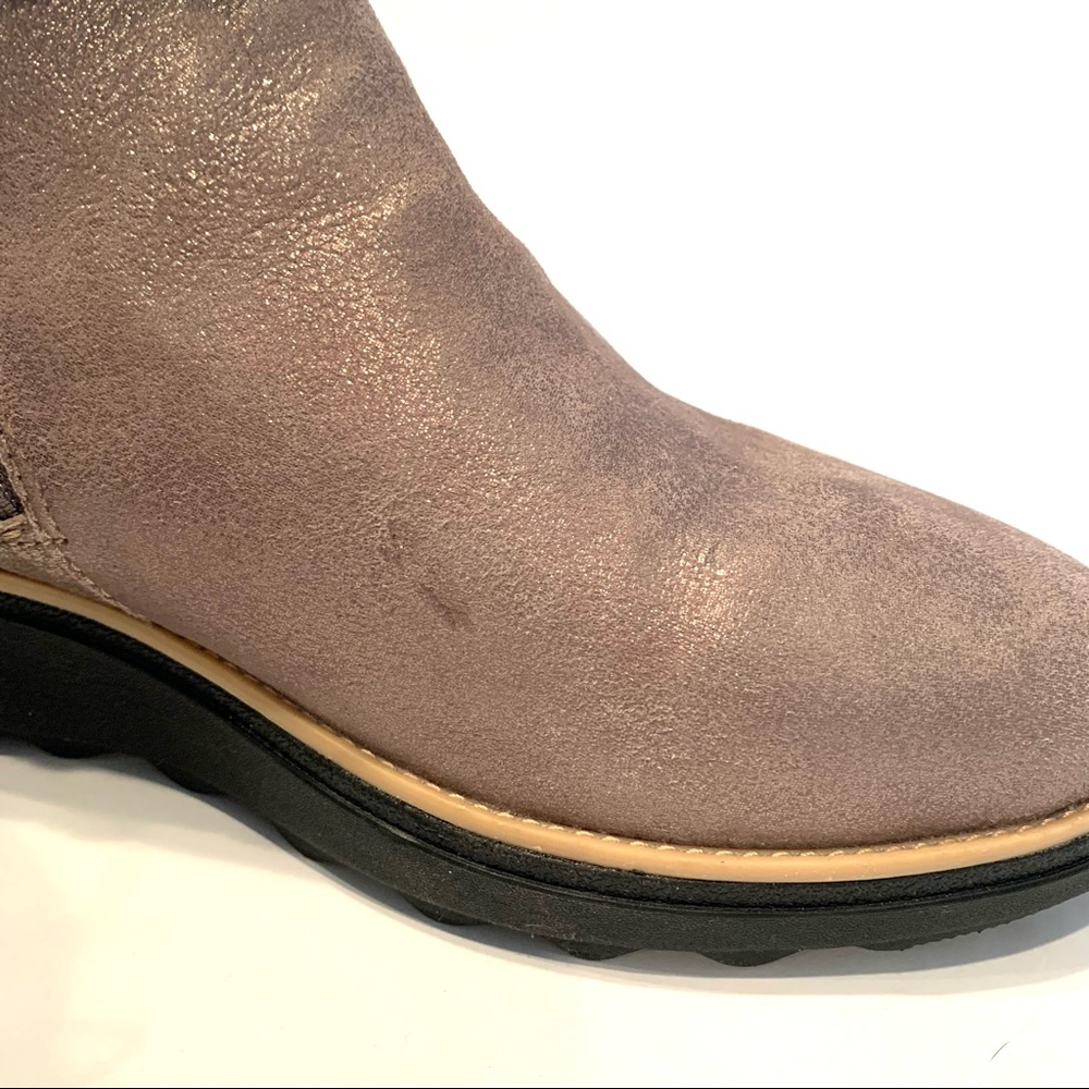 Clarks Pewter Suede Comfort Bow Boot 9 WIDE - Picture 10 of 10